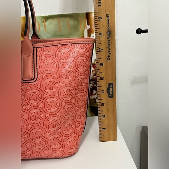Michael Kors Coated Canvas Handbag Salmon Colored - Picture 11 of 15